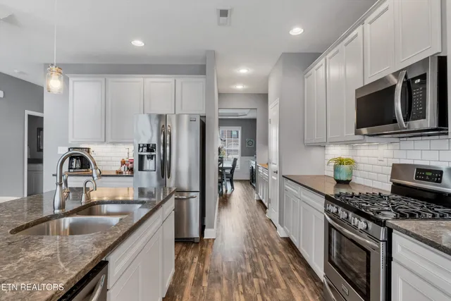 $749,500 | 807 Brookwood Lane, Maryville, TN 37801