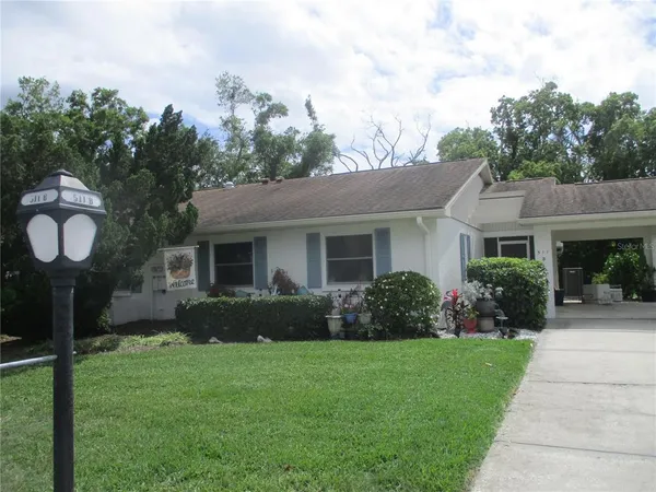 $1,850 | 511 Finsbury Circle, Unit B, Sun City Center, FL 33573