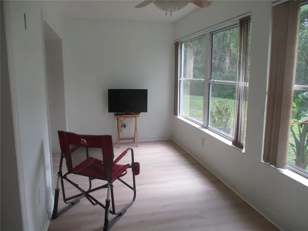 $1,850 | 511 Finsbury Circle, Unit B, Sun City Center, FL 33573