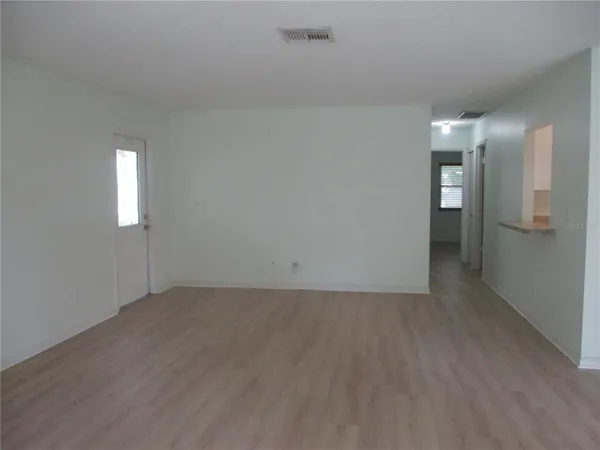 $1,850 | 511 Finsbury Circle, Unit B, Sun City Center, FL 33573