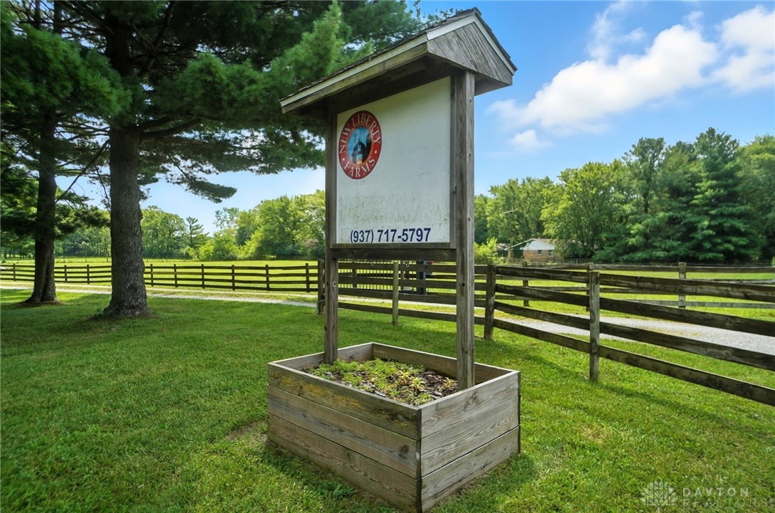 6840 Mosier Road Yellow Springs, OH 45387 - Photo 2 of 90
