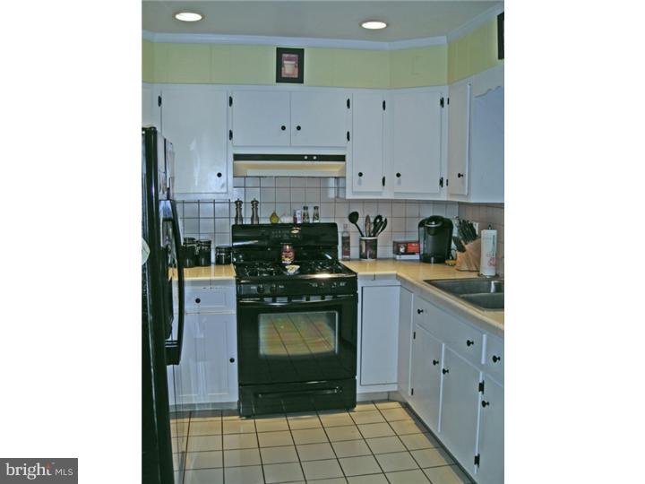 2062 Fortune Road Glenside, PA 19038 - Photo 9 of 25 Kitchen
