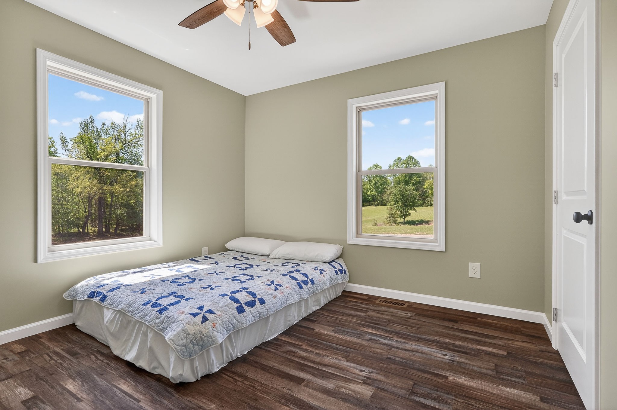 2110 Windle Community Road Cookeville, TN 38506 - Photo 23 of 35 a bedroom with a bed and a window