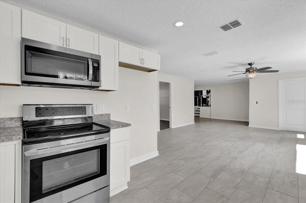 13128 Devonshire Road Orlando, FL 32832 - Photo 5 of 26