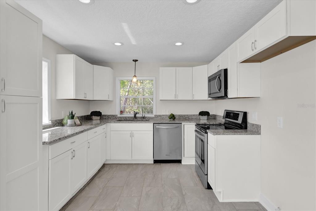 13128 Devonshire Road Orlando, FL 32832 - Photo 9 of 26