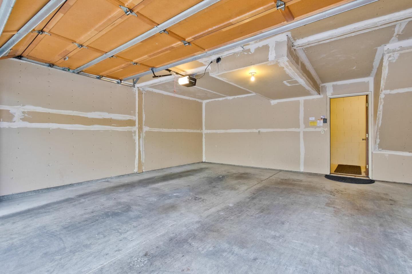895 Quince Avenue, Unit 12 Santa Clara, CA 95051 - Photo 36 of 39 Gallery Image 36