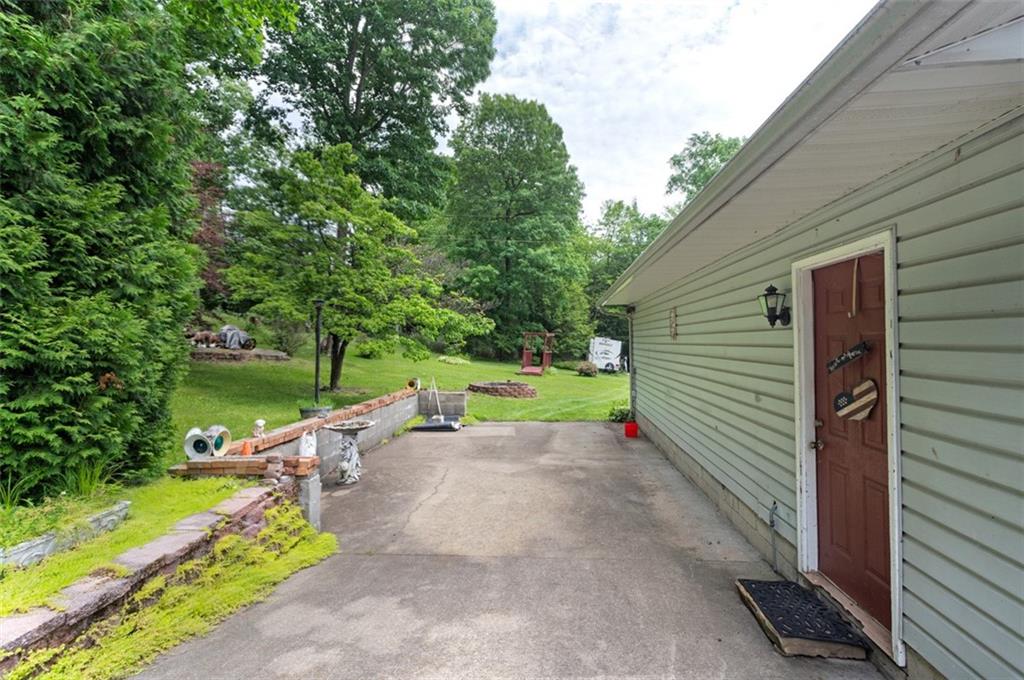 395 Cranberry Road Confluence, PA 15424 - Photo 10 of 37