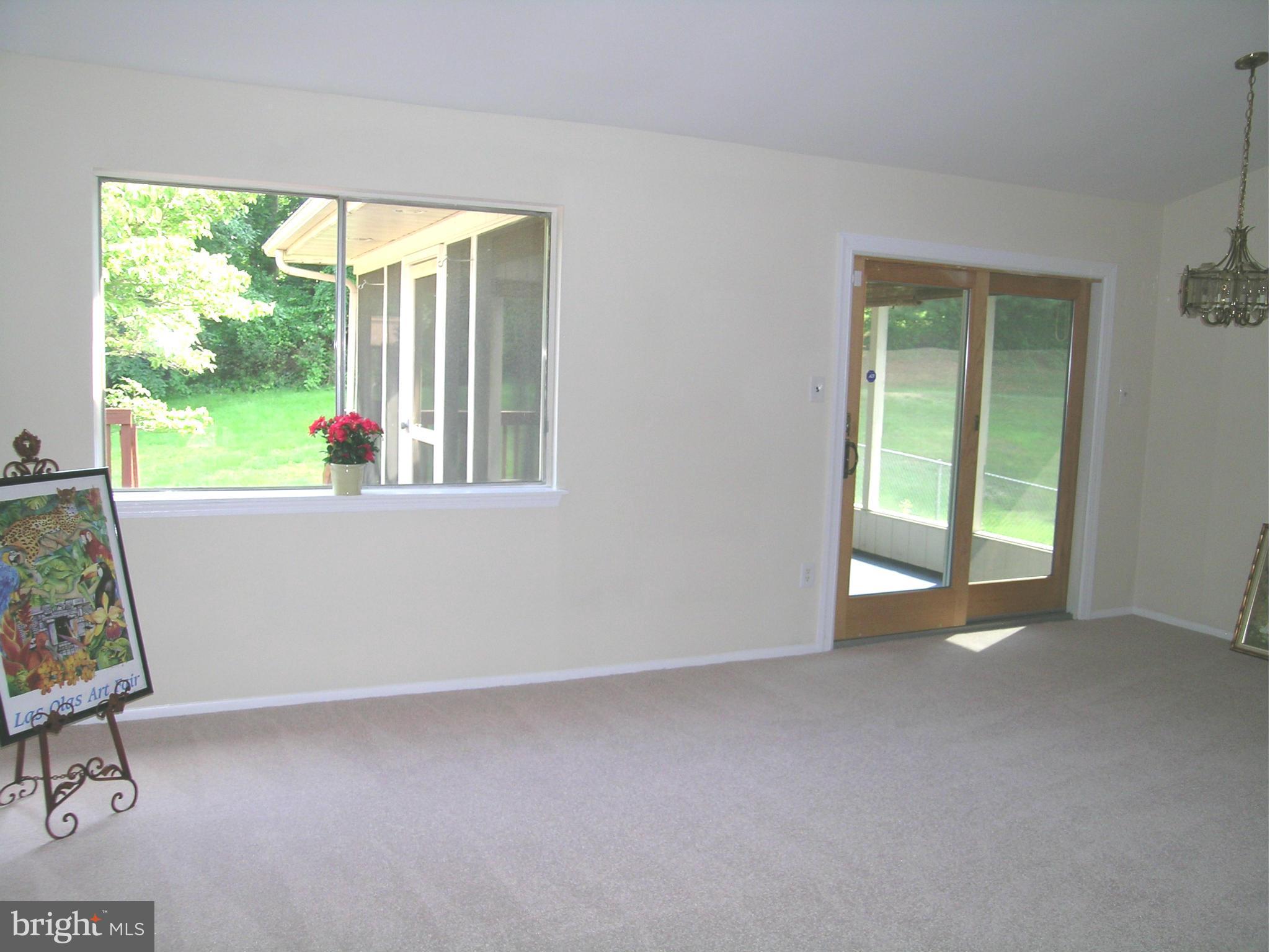14304 Morton Hall Road Silver Spring, MD 20906 - Photo 5 of 21 Living Room