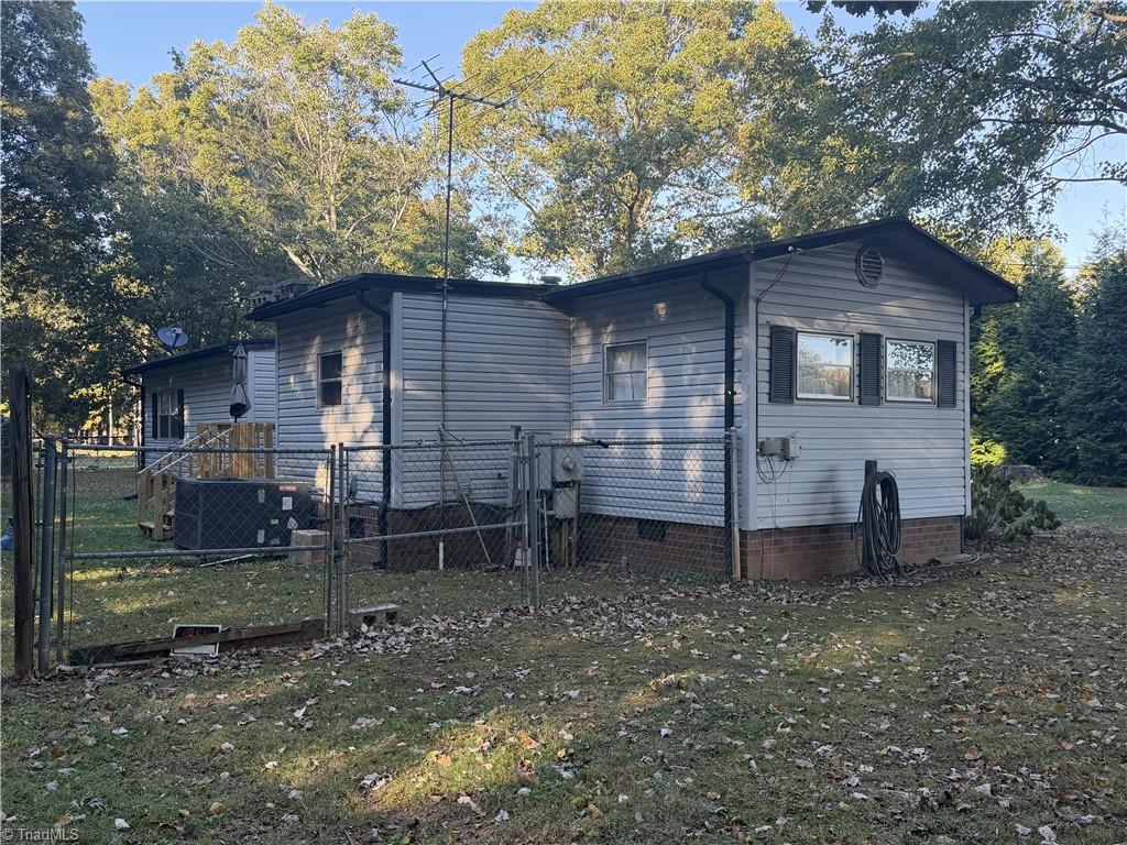 4869 Old Edgar Road Sophia, NC 27350 - Photo 10 of 22