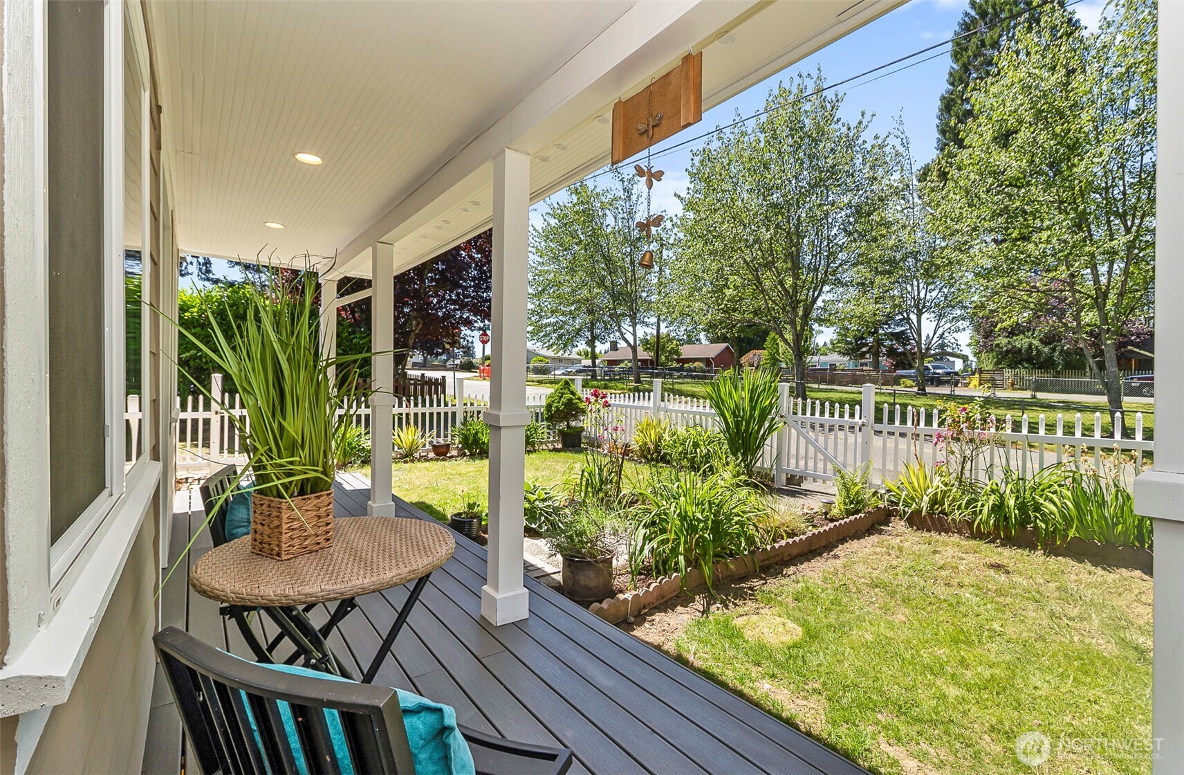 6609 Elliott Way Everett, WA 98203 - Photo 4 of 40