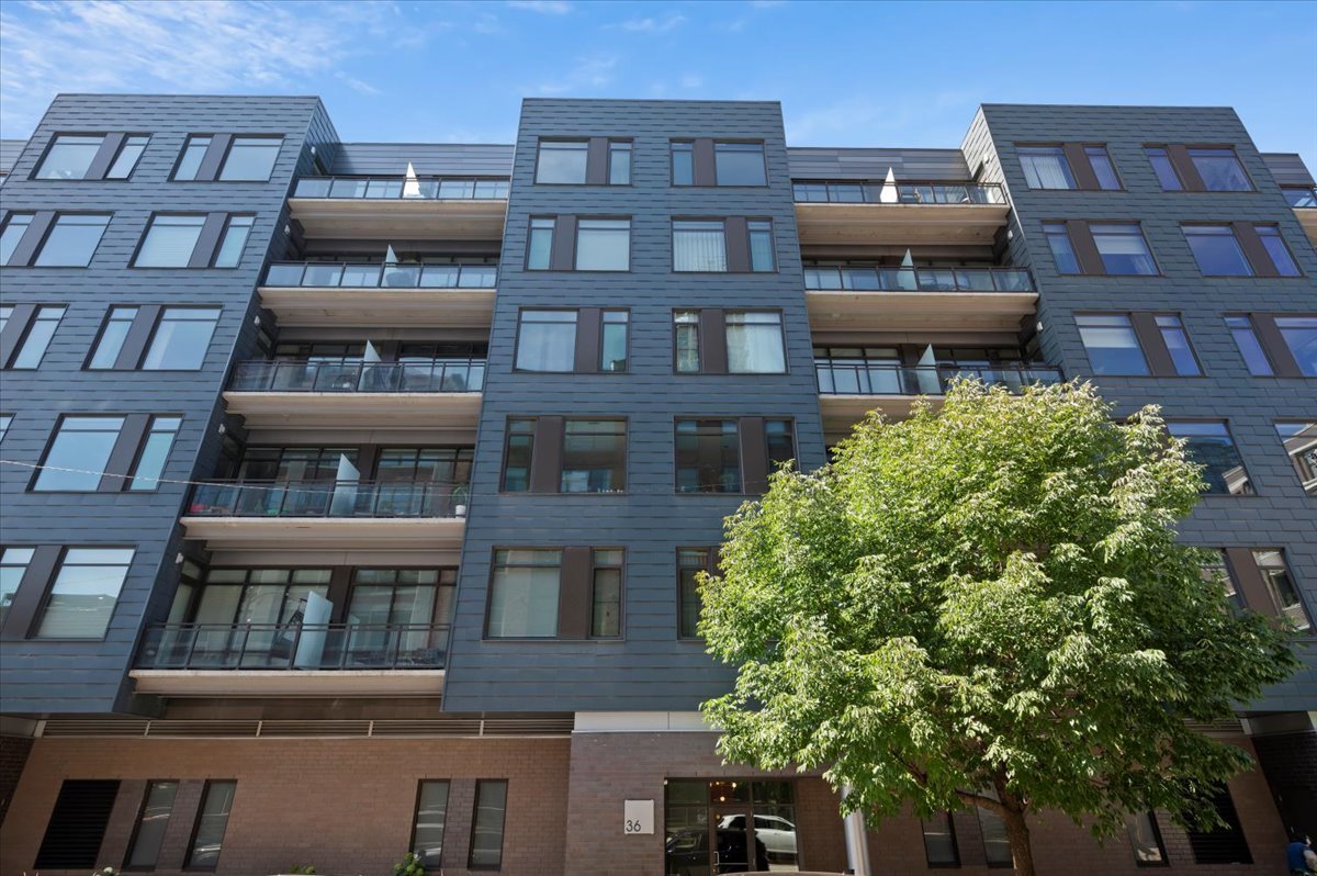 36 North Carpenter Street, Unit 2N Chicago, IL 60607 - Photo 1 of 26 a front view of a building