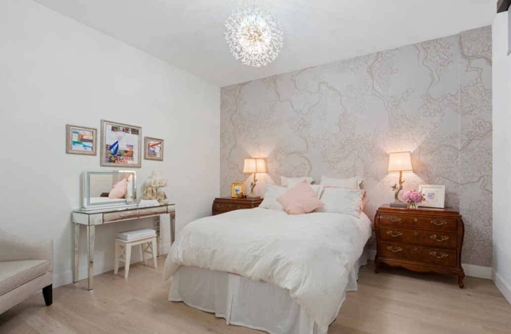 36 North Carpenter Street, Unit 2N Chicago, IL 60607 - Photo 20 of 26 a bedroom with a bed and a table in it