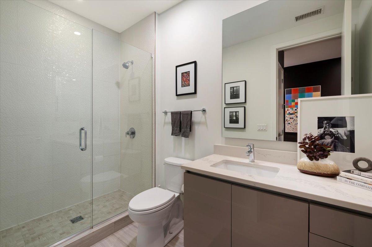 36 North Carpenter Street, Unit 2N Chicago, IL 60607 - Photo 23 of 26 a bathroom with a sink toilet and shower