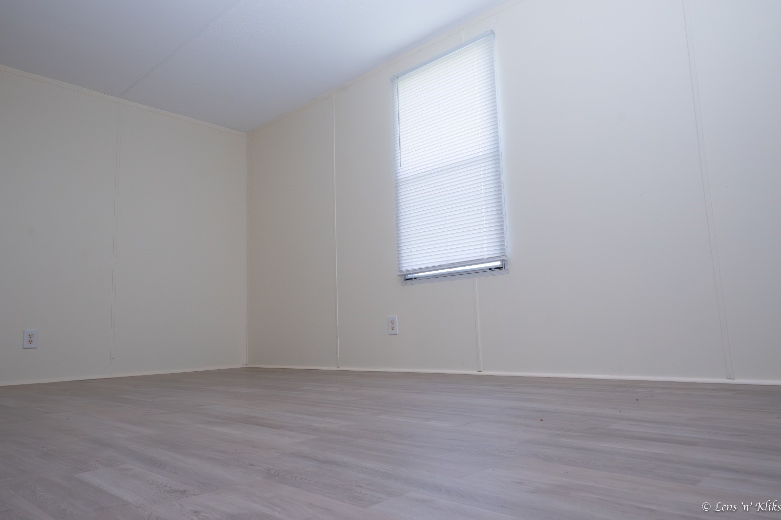 24106 Farm To Market 362 Waller, TX 77484 - Photo 36 of 41 an empty room with wooden floor and windows