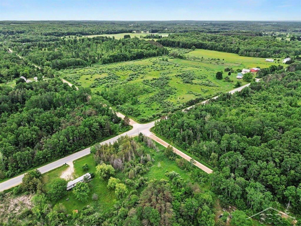 75 East Stockwell Road Harrison, MI 48625 - Photo 16 of 17 50213251-69d79281-3321-4207-aea6-9308d42ff797.JPG