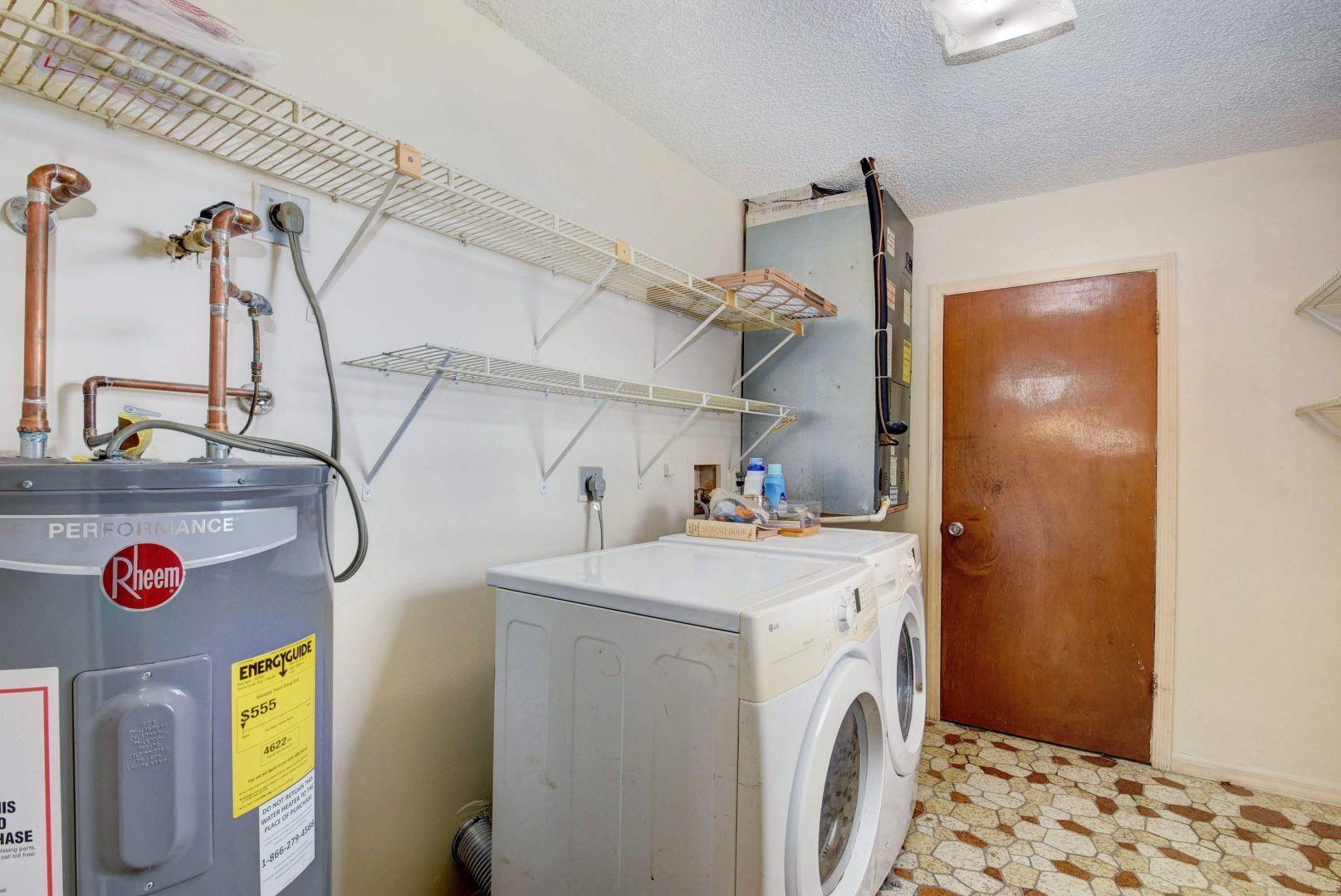 31 Barberton Road Lake Worth, FL 33467 - Photo 25 of 59 Laundry