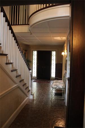 91 Prospect Street Reading, MA 01867 - Photo 3 of 28 Gallery Image 3