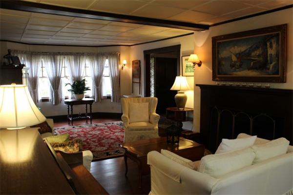 91 Prospect Street Reading, MA 01867 - Photo 8 of 28 Gallery Image 8