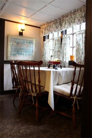 91 Prospect Street Reading, MA 01867 - Photo 10 of 28 Gallery Image 10