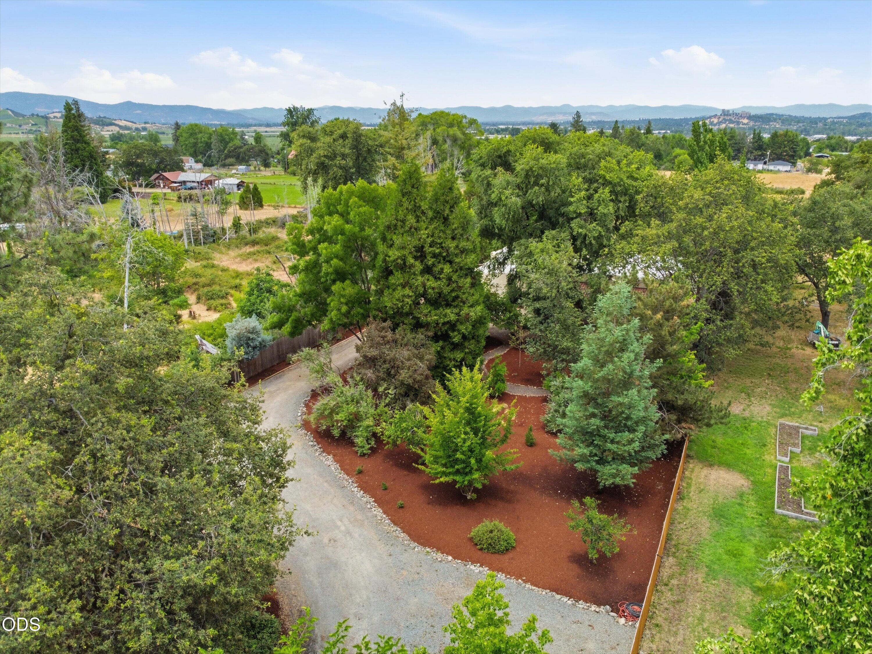 2298 Camp Baker Road Medford, OR 97501 - Photo 36 of 58