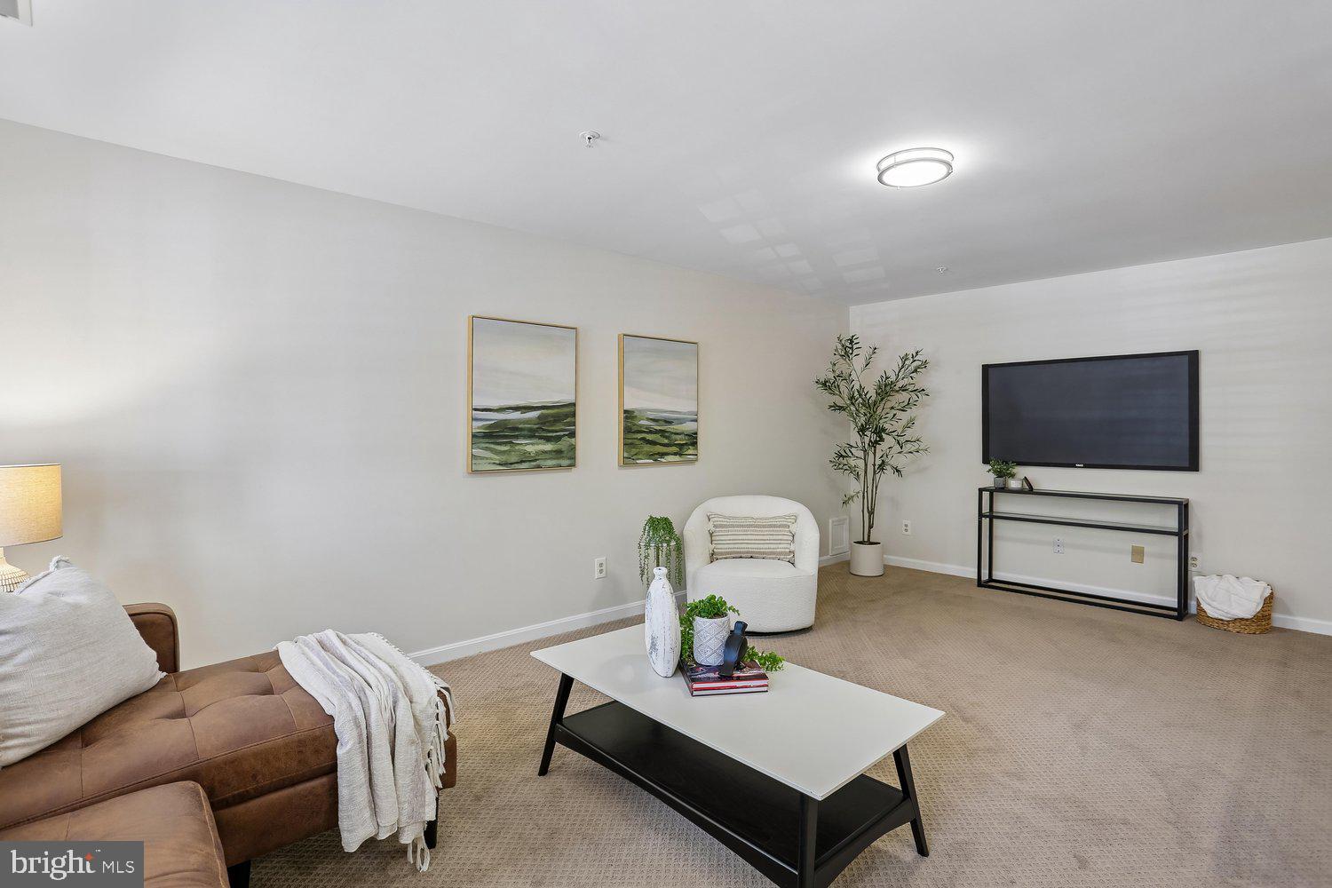 536 Tschiffely Square Road Gaithersburg, MD 20878 - Photo 35 of 43 Great room w/ flexible living space