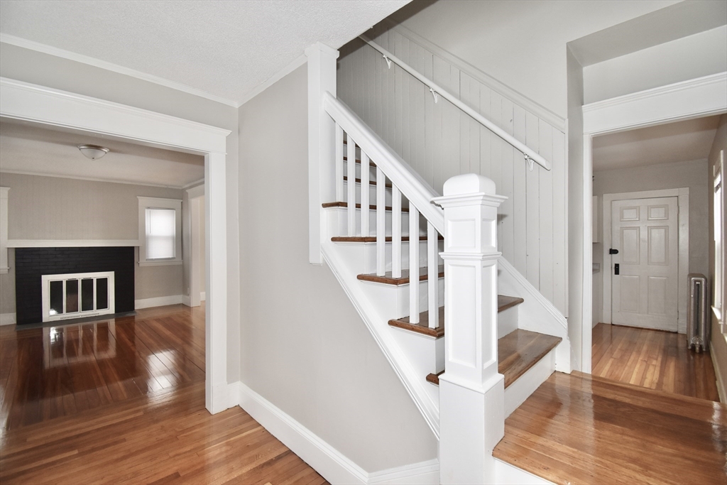 34 Castle Street Springfield, MA 01118 - Photo 5 of 39