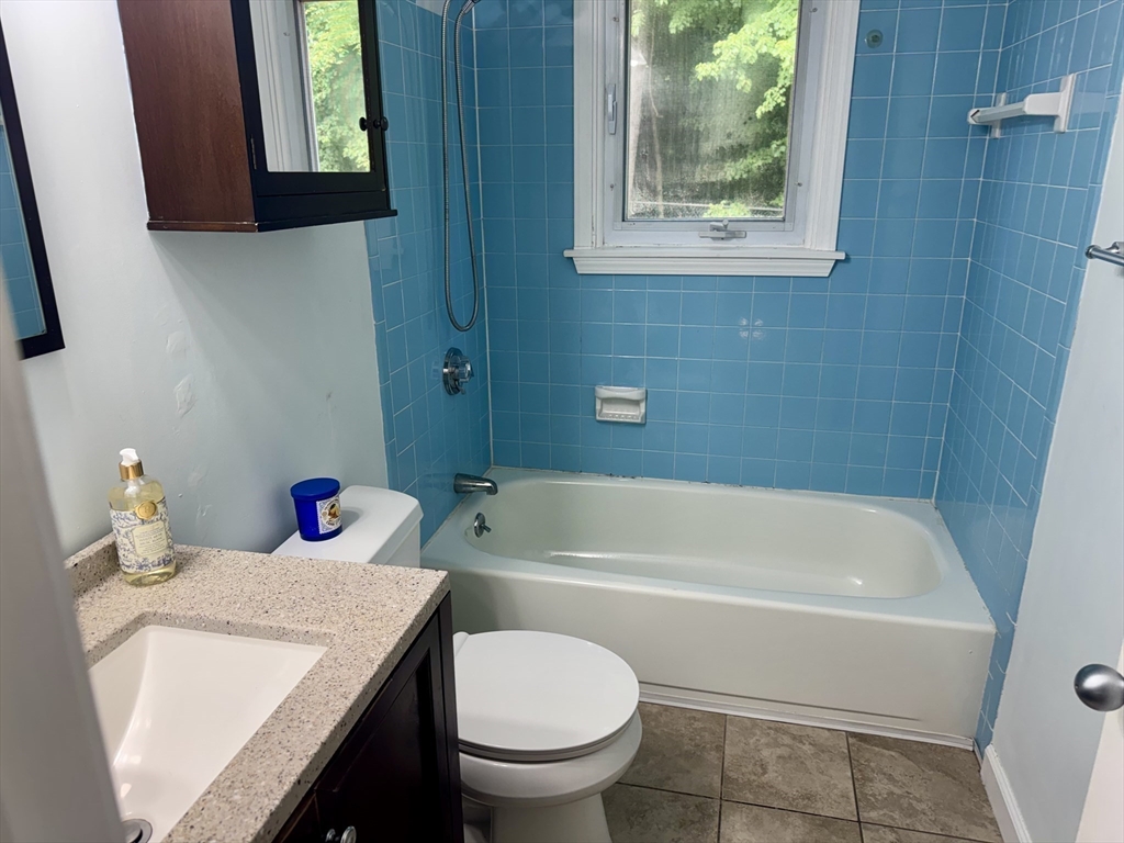 20 Entrybrook Drive Springfield, MA 01108 - Photo 12 of 26