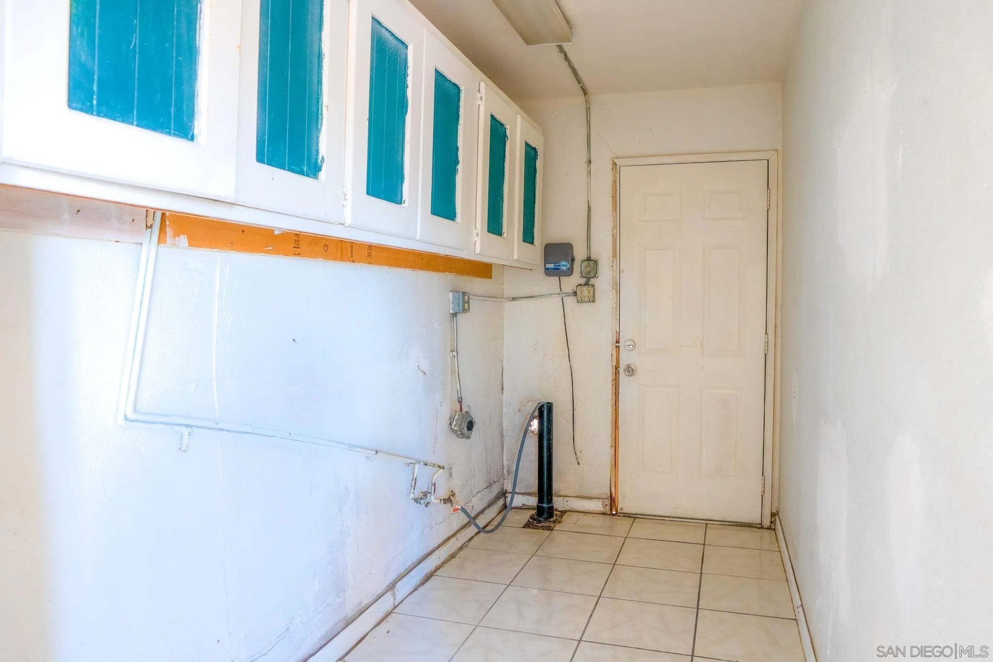 9209 Jamacha Boulevard Spring Valley, CA 91977 - Photo 13 of 26 a view of a door with a utility room