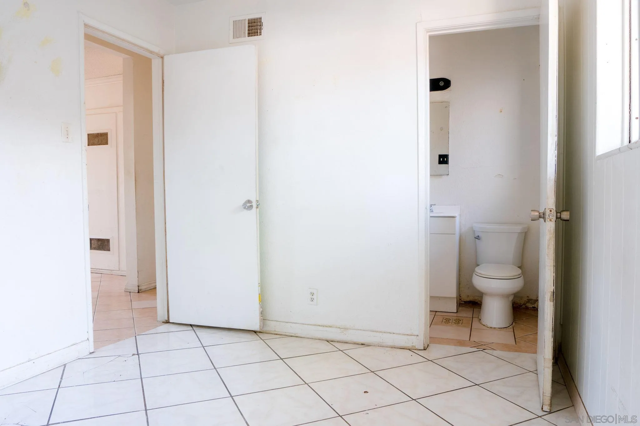 9209 Jamacha Boulevard Spring Valley, CA 91977 - Photo 20 of 26 a bathroom with a toilet