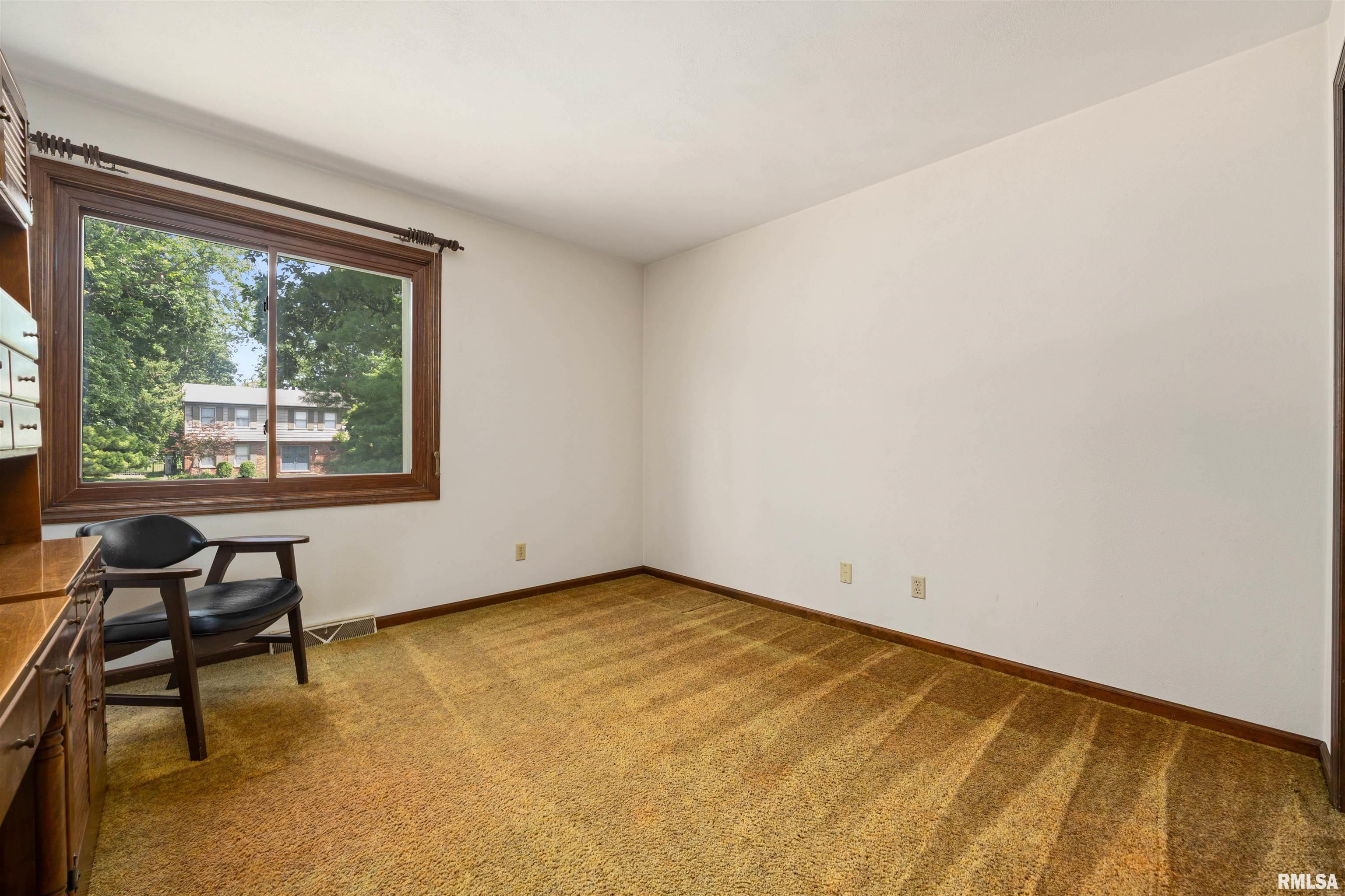 6307 North Post Oak Road Peoria, IL 61615 - Photo 15 of 45
