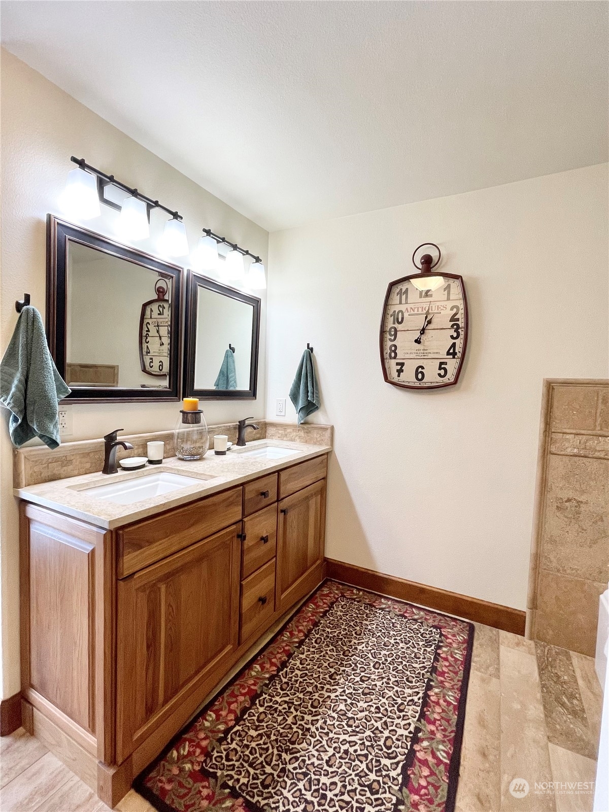 14 Pogue Road Okanogan, WA 98840 - Photo 25 of 40 a bathroom with a sink and a mirror