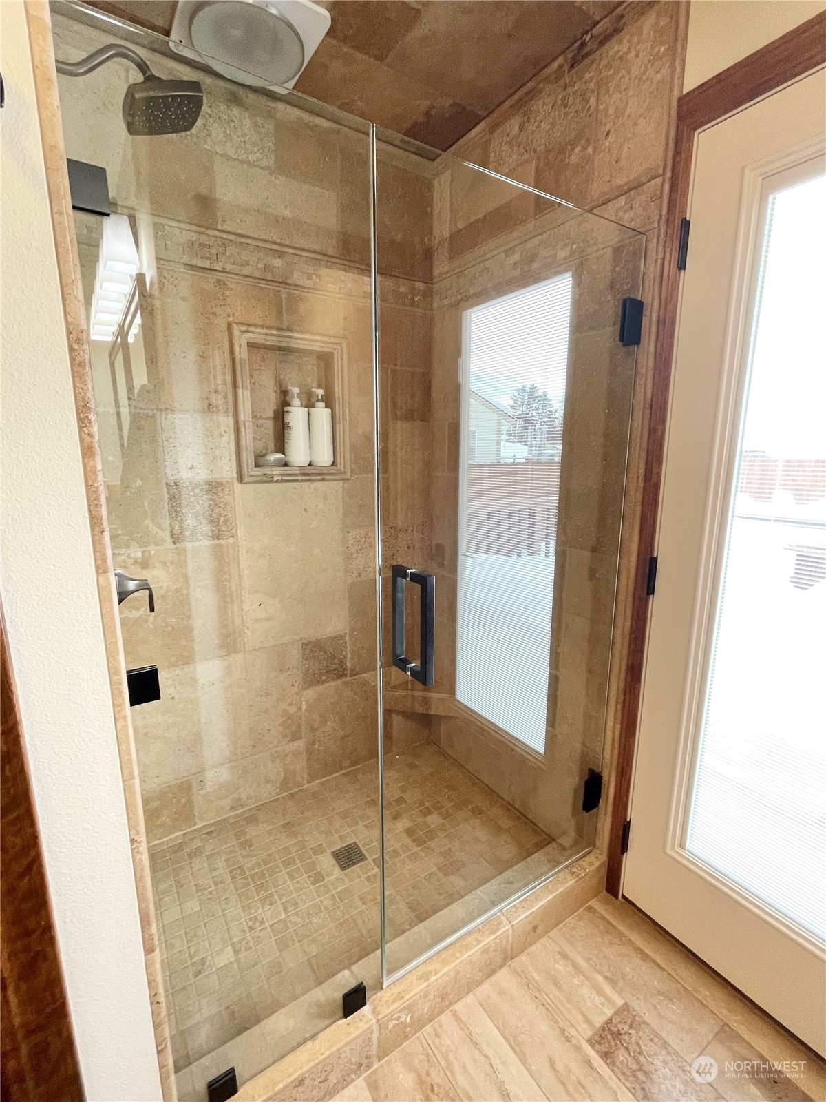 14 Pogue Road Okanogan, WA 98840 - Photo 27 of 40 a bathroom with a glass shower door