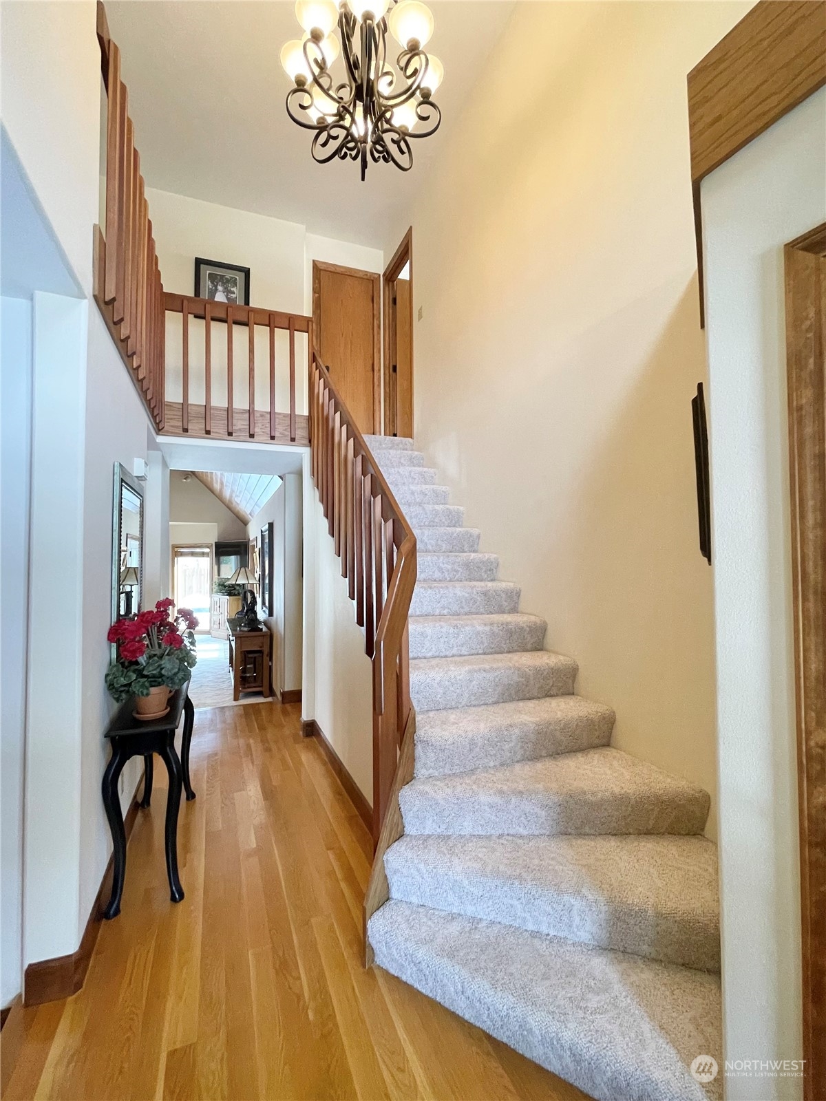 14 Pogue Road Okanogan, WA 98840 - Photo 29 of 40 a view of entryway and hall with wooden floor