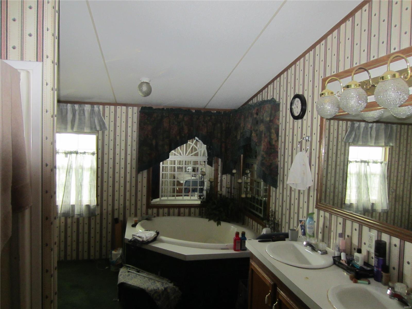 20472 Croxford Road Grafton, IL 62037 - Photo 19 of 54