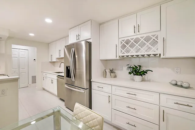 $570,000 | 2121 North Ocean Boulevard, Unit 806W, Boca Raton, FL 33431