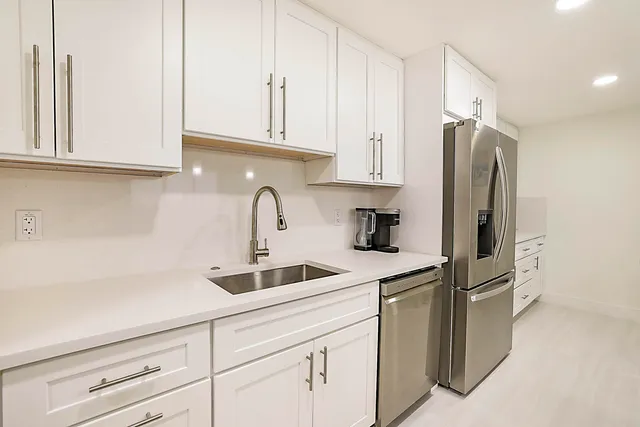 $570,000 | 2121 North Ocean Boulevard, Unit 806W, Boca Raton, FL 33431