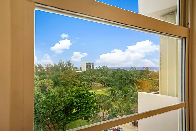 $570,000 | 2121 North Ocean Boulevard, Unit 806W, Boca Raton, FL 33431