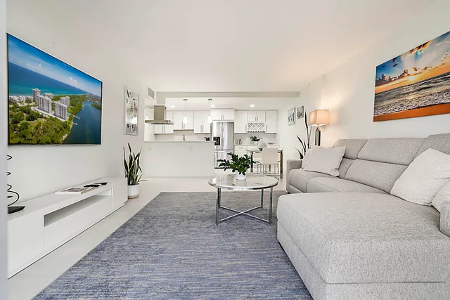 $570,000 | 2121 North Ocean Boulevard, Unit 806W, Boca Raton, FL 33431