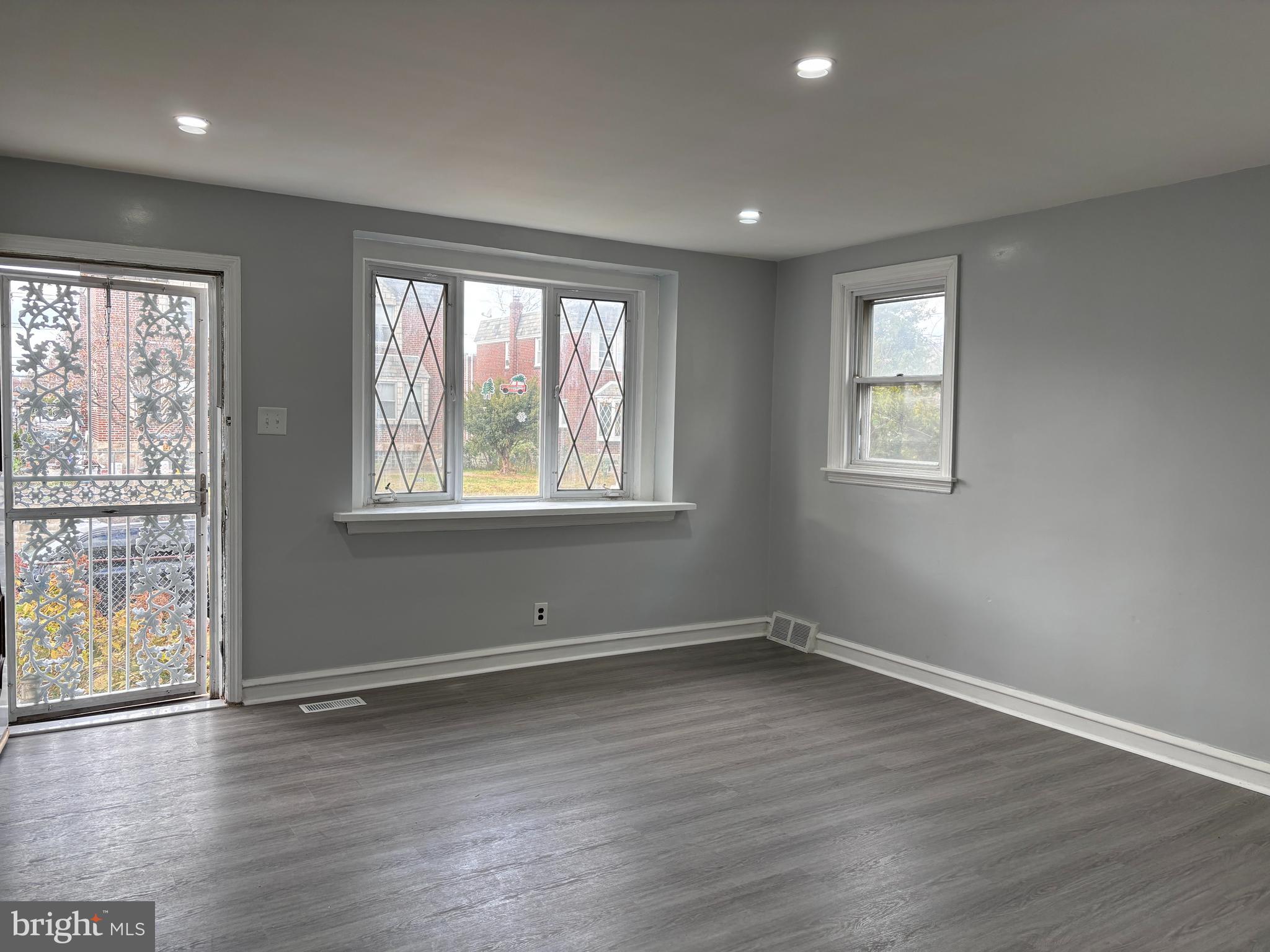 7327 Belden Street Philadelphia, PA 19111 - Photo 3 of 17