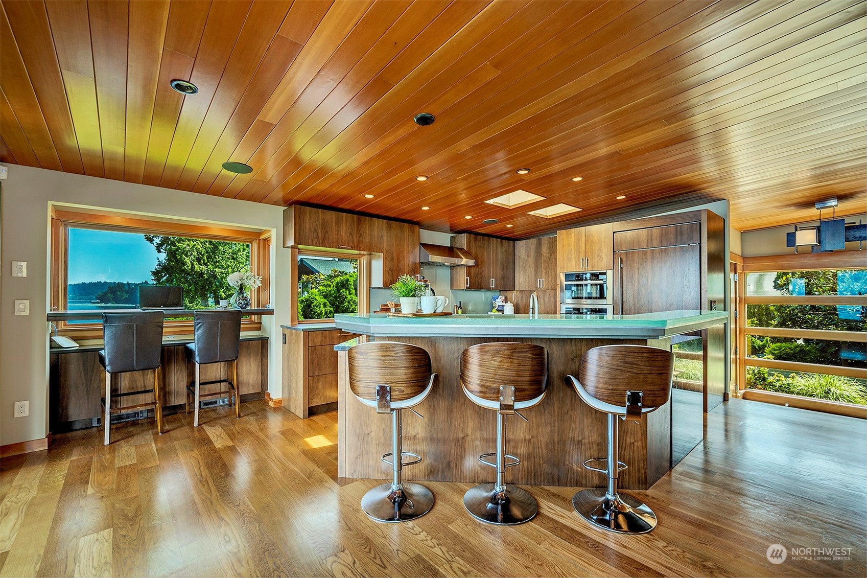 16902 Talbot Road Edmonds, WA 98026 - Photo 12 of 38