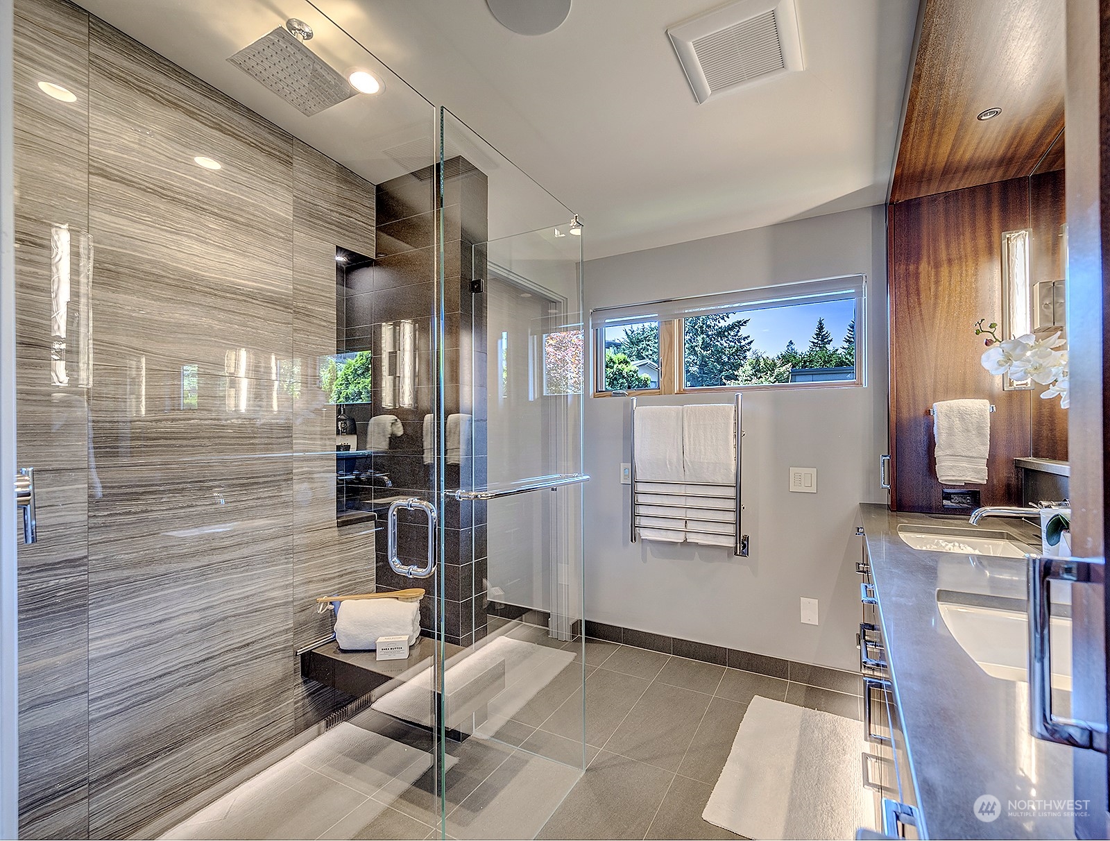 16902 Talbot Road Edmonds, WA 98026 - Photo 15 of 38 a view of workspace with windows