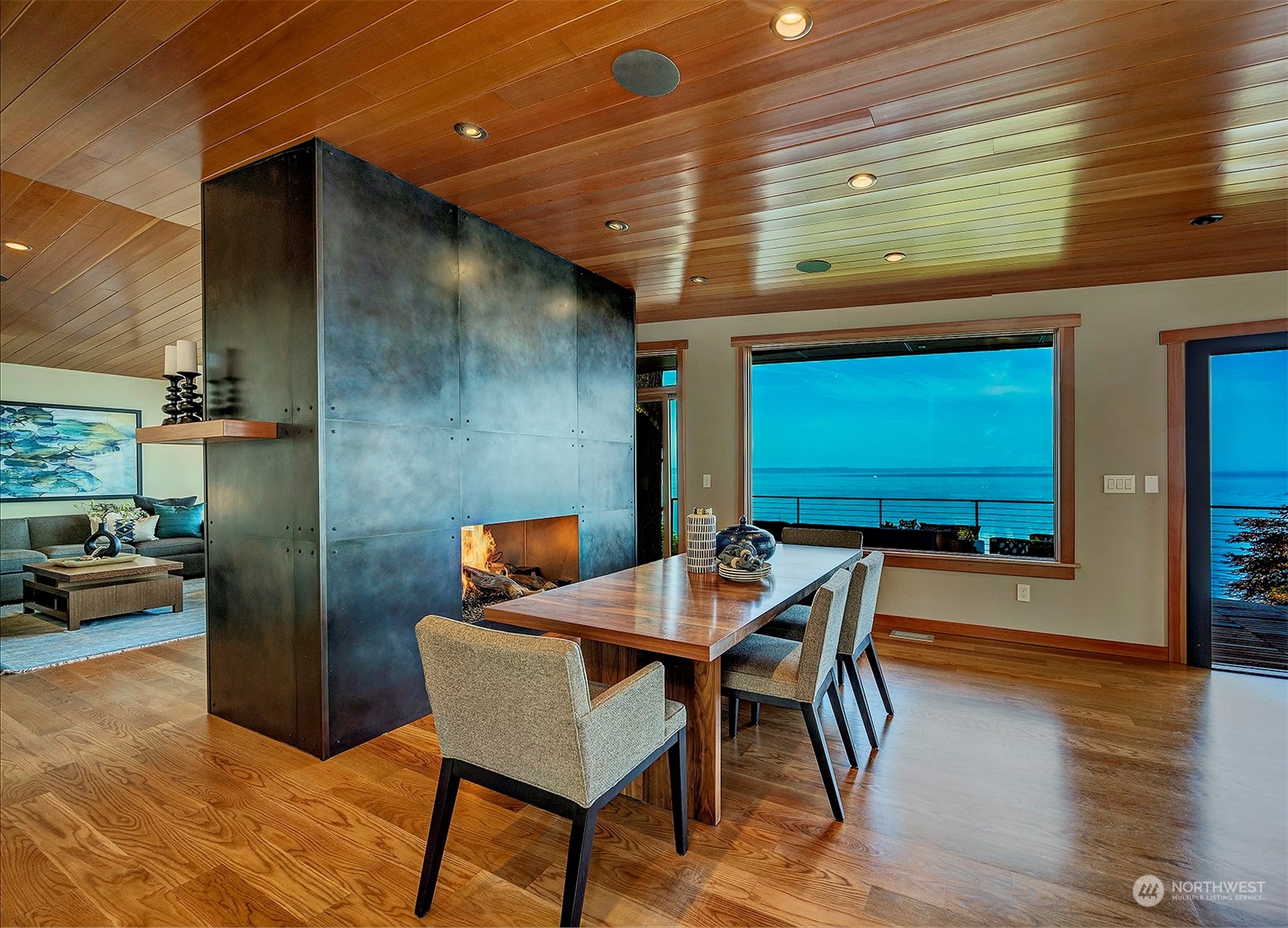 16902 Talbot Road Edmonds, WA 98026 - Photo 10 of 38 a outdoor space with a table and chairs