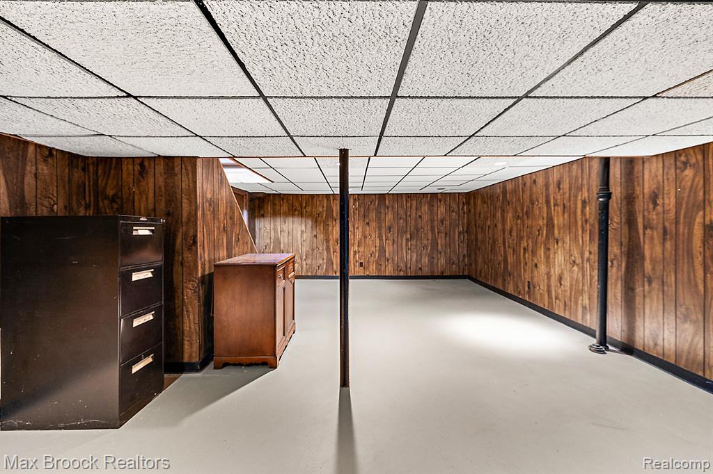 5329 Watergate Road West Bloomfield, MI 48323 - Photo 25 of 28 Gallery Image 25