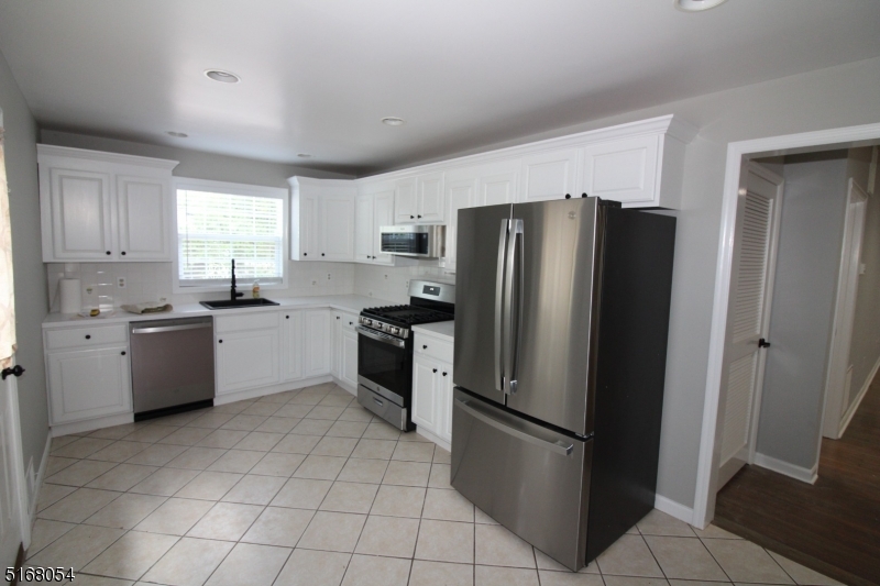 11 Milnor Road, Unit B Bedminster, NJ 07921 - Photo 3 of 19