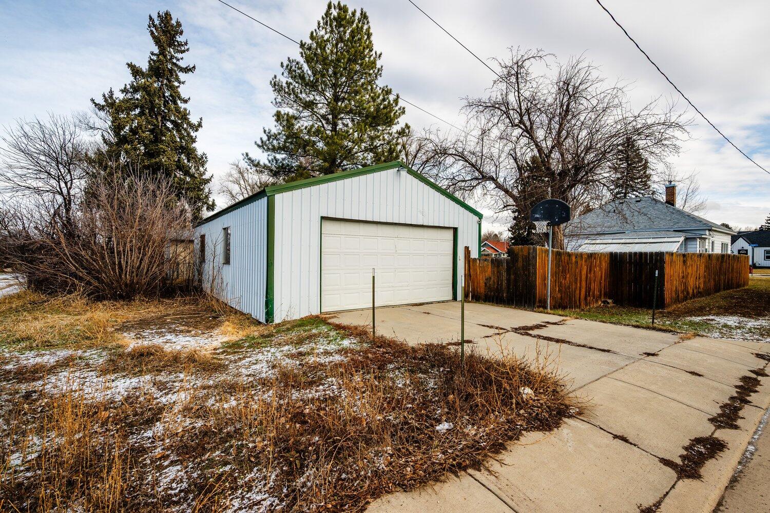 1058 Sumner Street Sheridan, WY 82801 - Photo 34 of 46 33