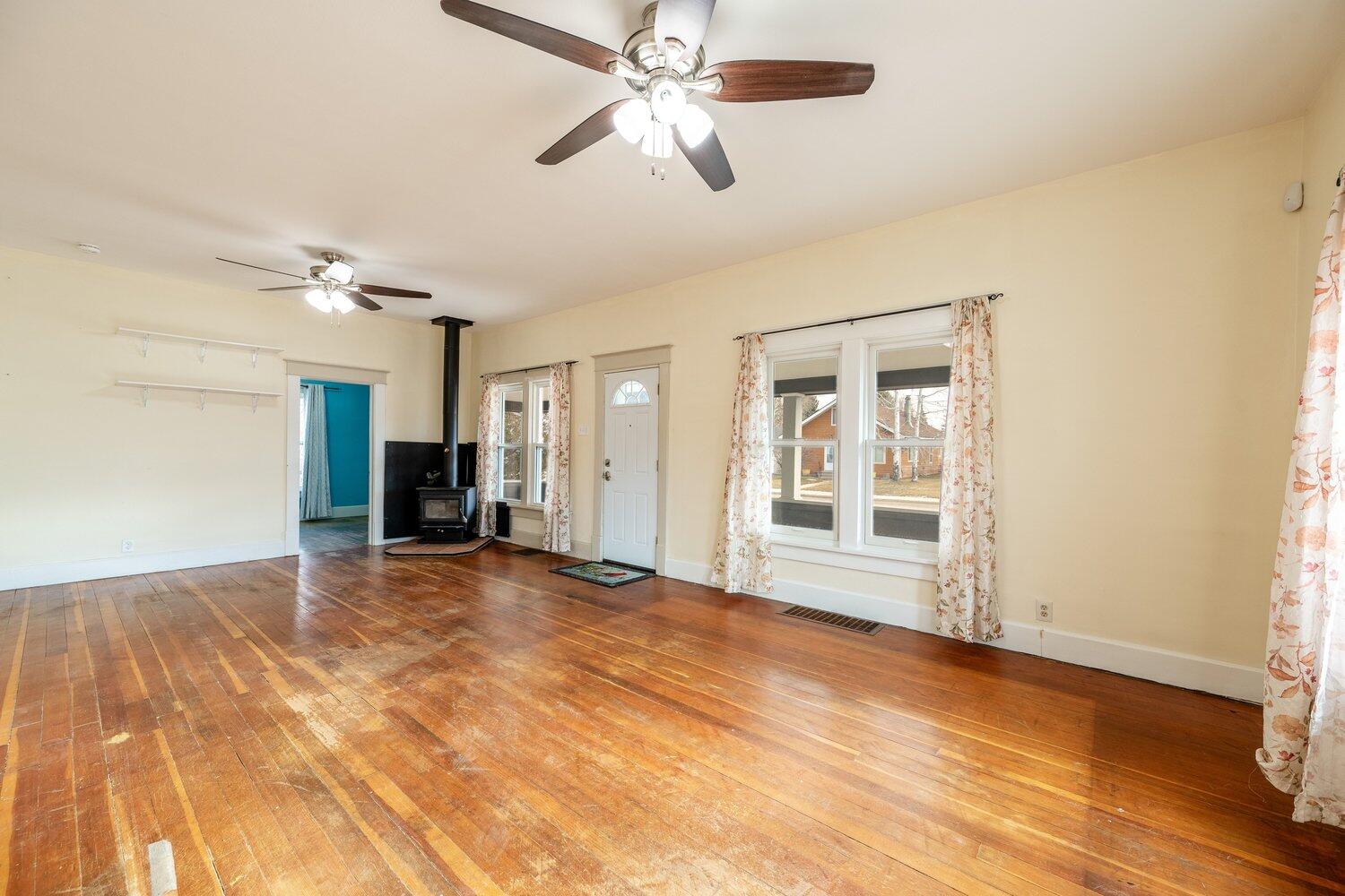 1058 Sumner Street Sheridan, WY 82801 - Photo 6 of 46 6