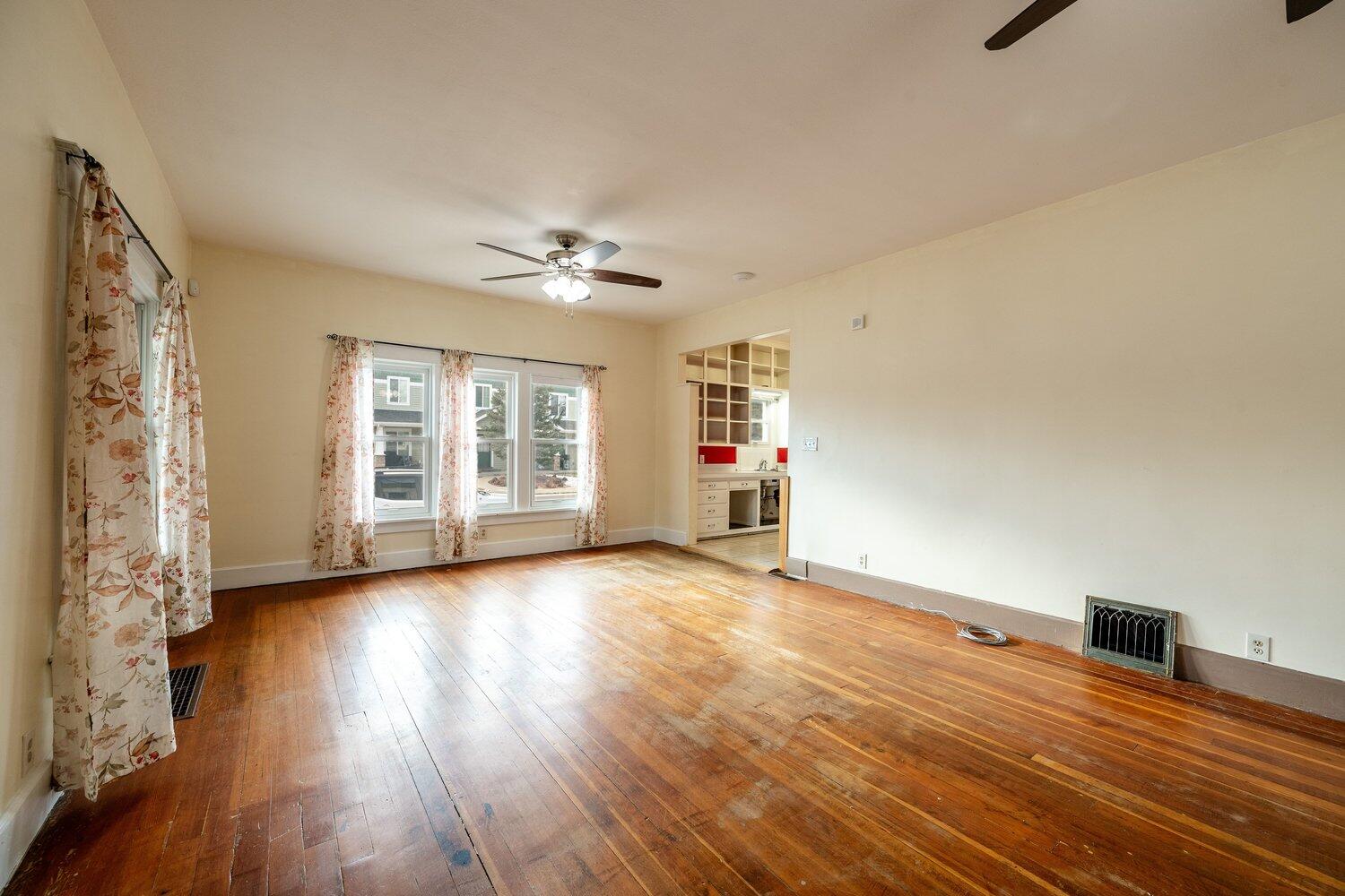 1058 Sumner Street Sheridan, WY 82801 - Photo 9 of 46 9