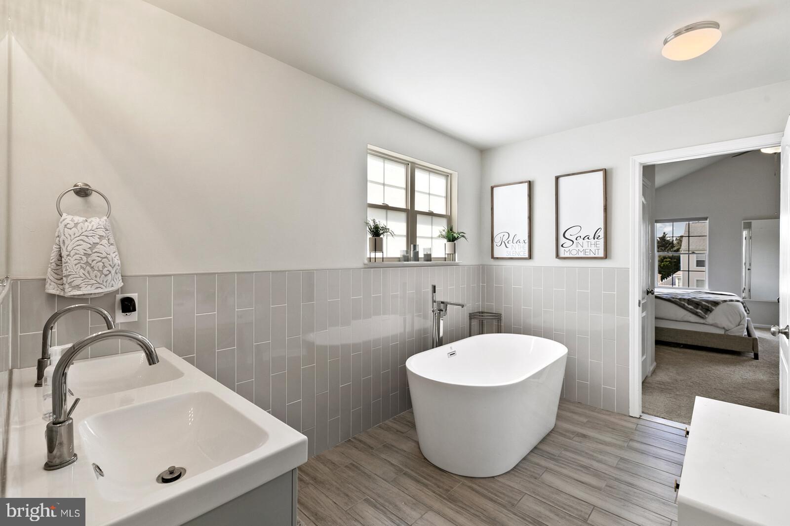 815 Gypsy Lane Williamstown, NJ 08094 - Photo 26 of 33 primary bath