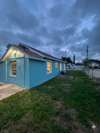 $2,400 | 125 Walker Avenue, Greenacres, FL 33463