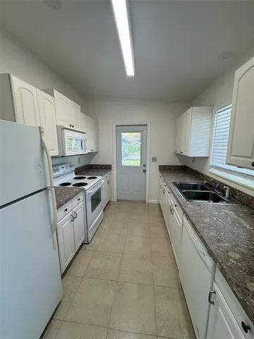 $1,700 | 230 Southeast 4th Avenue, Boynton Beach, FL 33435